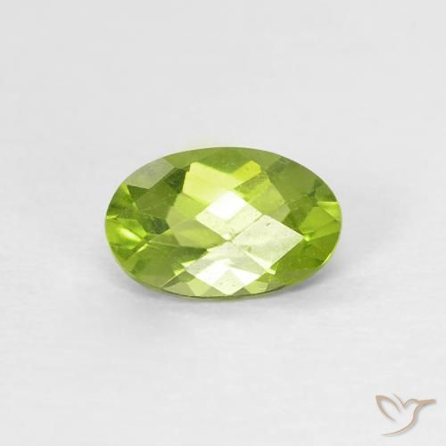 Peridoto Verde claro natural de 0.49 ct, Ovalada, VS