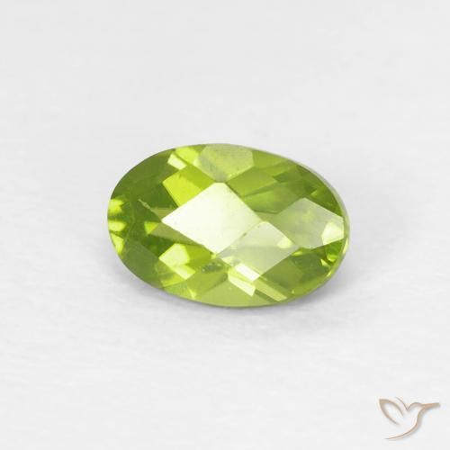 Peridoto Verde claro natural de 0.62 ct, Ovalada, VVS-VS