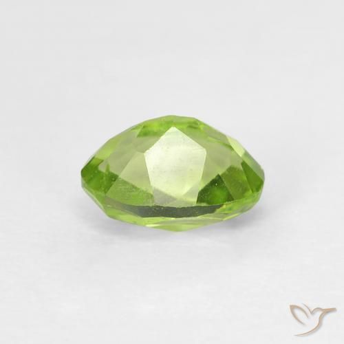 Peridoto Verde vivo claro natural de 0.68 ct, Ovalada, VVS-VS