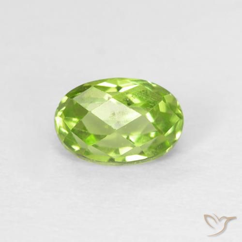 0.70ct Natural Verde vivo claro Peridoto, Ovalada, VVS-VS