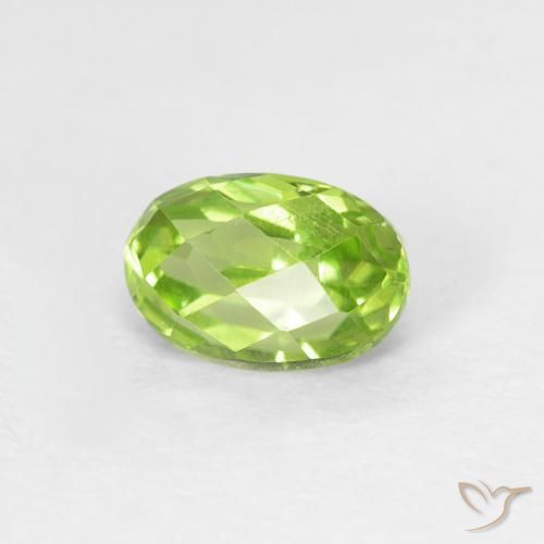 Peridoto Verde vivo claro natural de 0.70 ct, Ovalada, VVS-VS