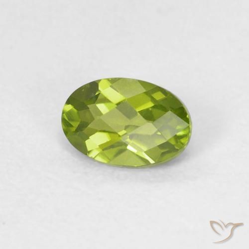 Peridoto Verde vivo natural de 0.55 ct, Ovalada, VVS-VS