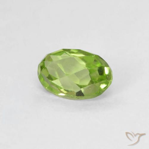 Peridoto Verde medio natural de 0.63 ct, Ovalada, VVS-VS