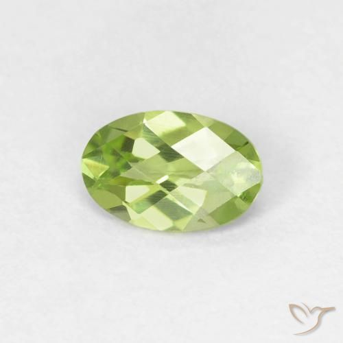 Peridoto Verde vivo natural de 0.44 ct, Ovalada, VVS-VS