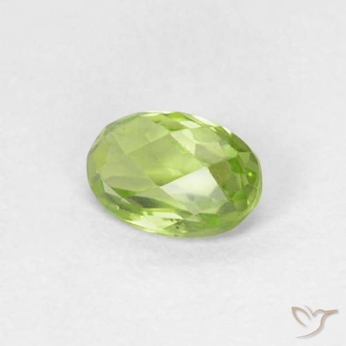Peridoto Verde vivo claro natural de 0.58 ct, Ovalada, VVS-VS