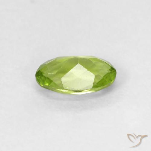 Peridoto Verde vivo claro natural de 0.49 ct, Ovalada, VVS-VS