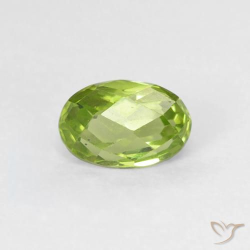 0.68ct Natural Verde claro Peridoto, Ovalada, VVS-VS