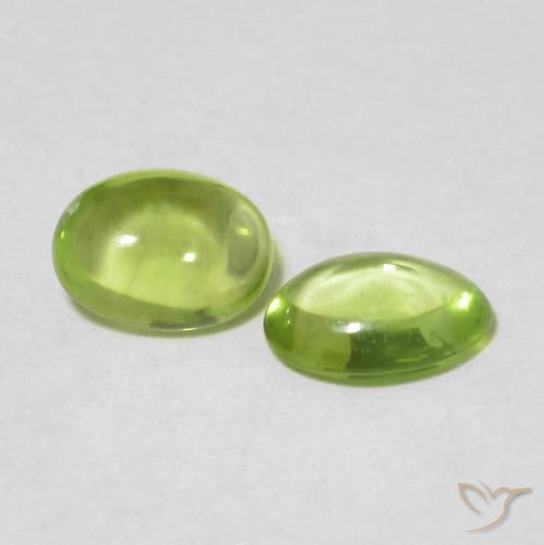 Gemas de Peridoto Verde medio natural de 0.88 ct, Ovalada, Transparente