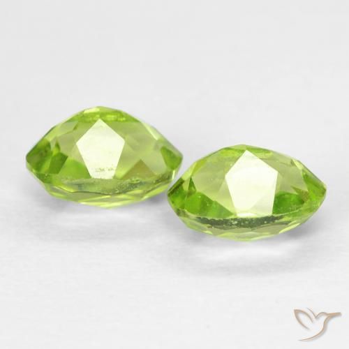 Gemas de Peridoto Verde medio natural de 1.36 ct, Ovalada, VS