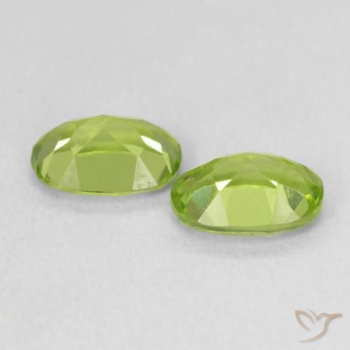 Gemas de Peridoto Verde medio natural de 1.81 ct, Ovalada, VS