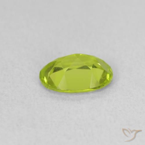 Peridoto Verde medio natural de 0.80 ct, Ovalada, VVS-VS