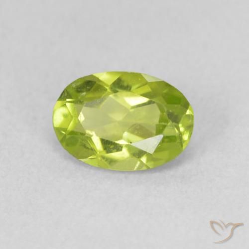 Peridoto Verde claro natural de 0.84 ct, Ovalada, VS