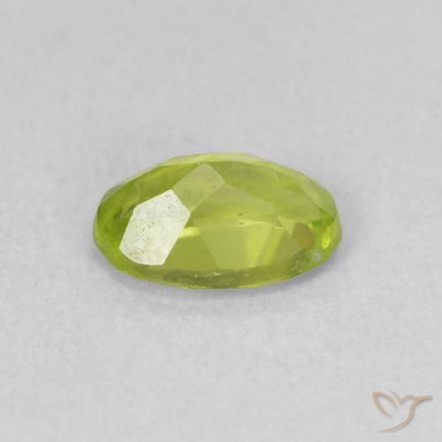Peridoto Verde claro natural de 0.84 ct, Ovalada, VS