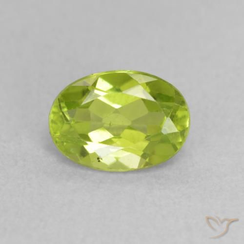 0.95ct Natural Verde medio Peridoto, Ovalada, VS