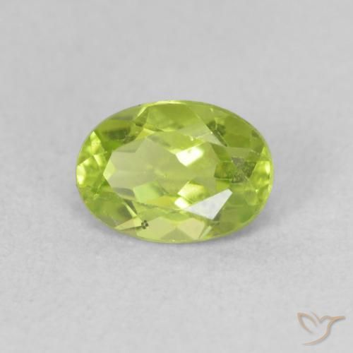 Peridoto Verde medio natural de 0.95 ct, Ovalada, VS