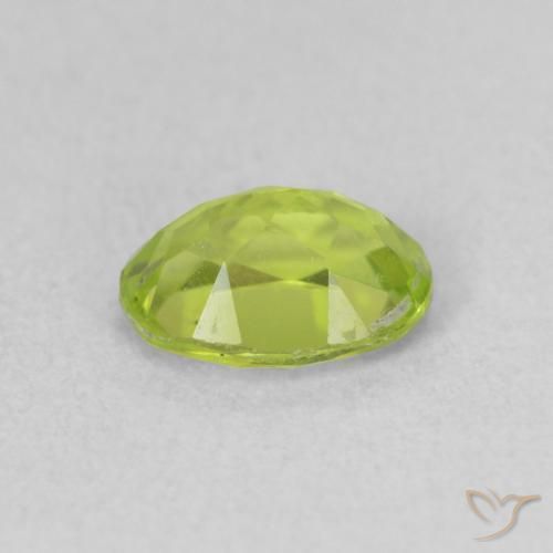 Peridoto Verde medio natural de 0.95 ct, Ovalada, VS