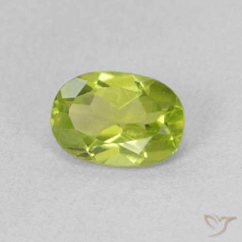 Peridoto Verde amarillento natural de 0.92 ct, Ovalada, VS