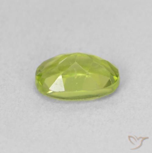 Peridoto Verde amarillento natural de 0.92 ct, Ovalada, VS
