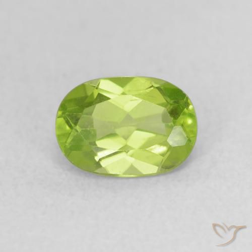 0.96ct Natural Verde medio Peridoto, Ovalada, VS