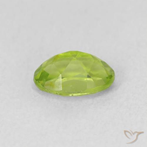 Peridoto Verde medio natural de 0.91 ct, Ovalada, VS
