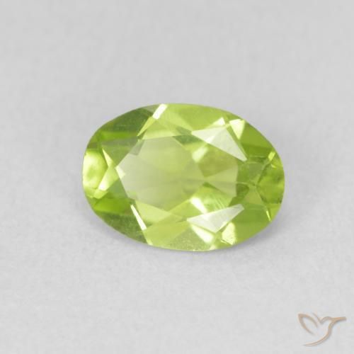 Peridoto Verde claro natural de 0.76 ct, Ovalada, VS