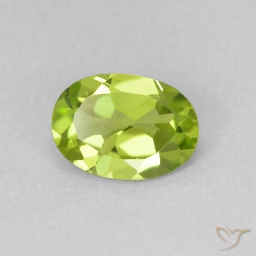 Peridoto Verde medio natural de 0.95 ct, Ovalada, VS