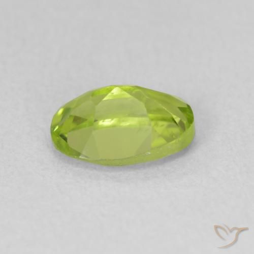 Peridoto Verde medio natural de 0.95 ct, Ovalada, VS