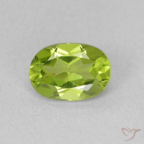 0.95ct Natural Verde medio Peridoto, Ovalada, VS