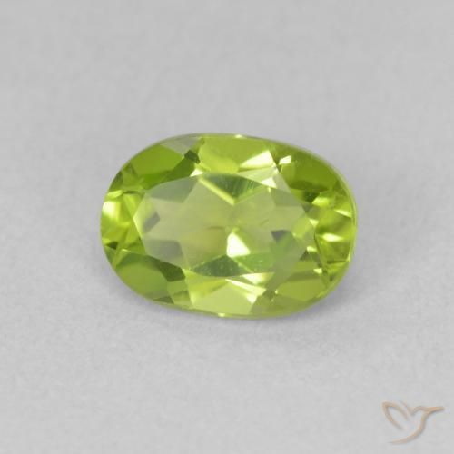 Peridoto Verde medio natural de 0.95 ct, Ovalada, VS