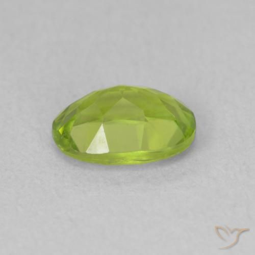 Peridoto Verde medio natural de 0.95 ct, Ovalada, VS
