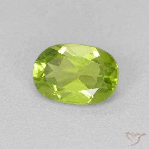 Peridoto Verde medio natural de 0.93 ct, Ovalada, VS