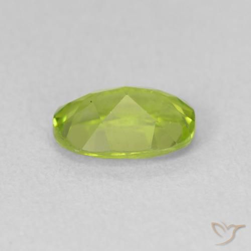 Peridoto Verde medio natural de 0.93 ct, Ovalada, VS