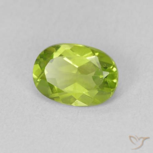 Peridoto Verde medio natural de 0.92 ct, Ovalada, VS