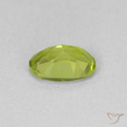 Peridoto Verde amarillento natural de 0.92 ct, Ovalada, VVS-VS