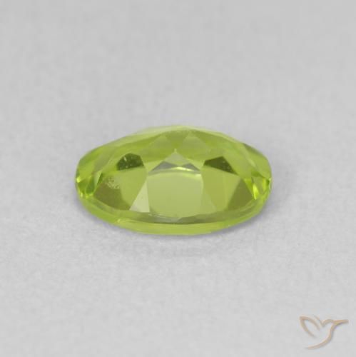 Peridoto Verde medio natural de 1.07 ct, Ovalada, VVS-VS