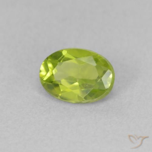 Peridoto Verde Oliva natural de 0.87 ct, Ovalada, VVS-VS