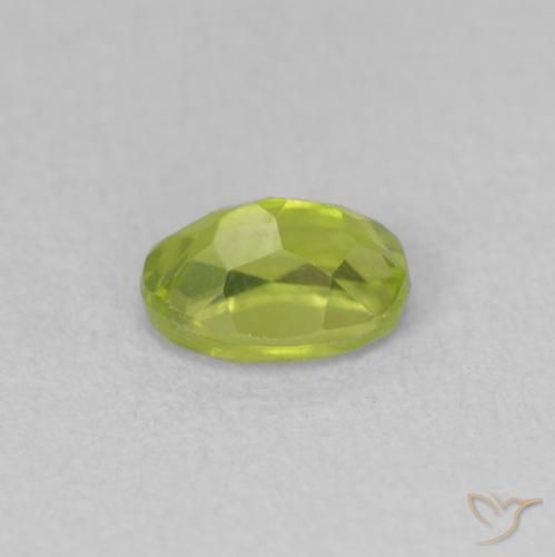 Peridoto Verde Oliva natural de 0.87 ct, Ovalada, VVS-VS
