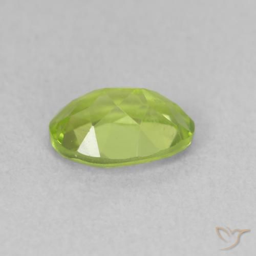 Peridoto Verde vivo natural de 0.94 ct, Ovalada, VVS-VS