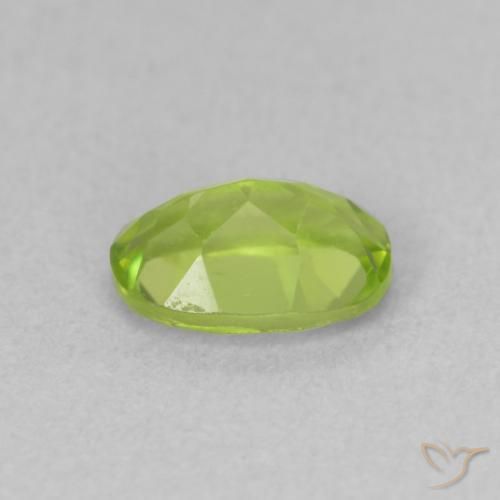 Peridoto Verde vivo natural de 0.92 ct, Ovalada, VVS-VS