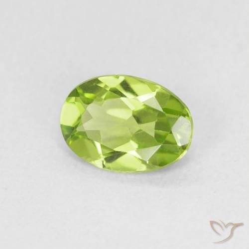 Peridoto Verde medio natural de 0.73 ct, Ovalada, VVS