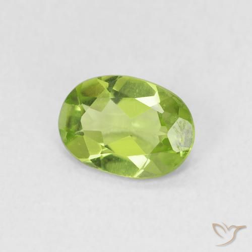Peridoto Verde amarillento natural de 0.67 ct, Ovalada, VVS