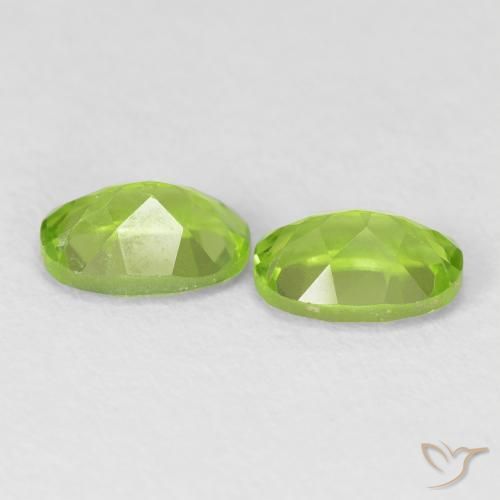 Gemas de Peridoto Verde medio natural de 1.92 ct, Ovalada, VVS-VS