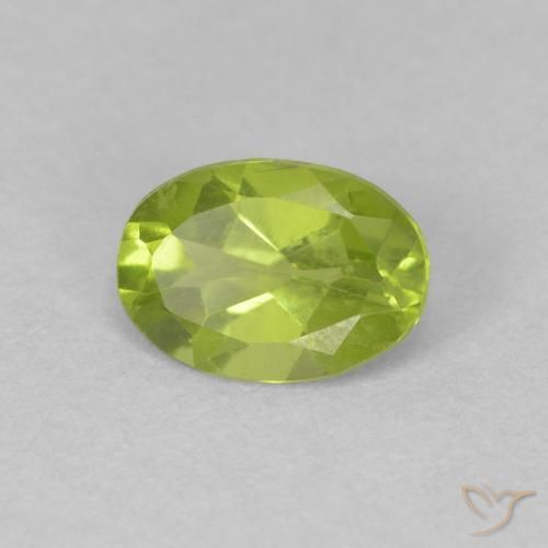 Peridoto Verde medio natural de 0.72 ct, Ovalada, VVS