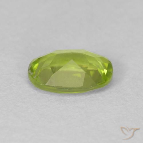 Peridoto Verde medio natural de 0.88 ct, Ovalada, VVS