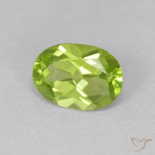 Peridoto Verde medio natural de 0.85 ct, Ovalada, VVS