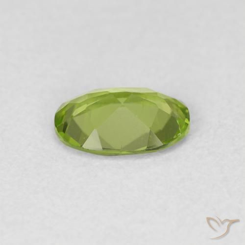 Peridoto Verde vivo natural de 0.73 ct, Ovalada, VVS-VS