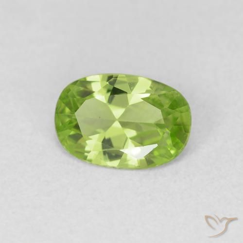 Peridoto Verde amarillento natural de 0.72 ct, Ovalada, VVS-VS