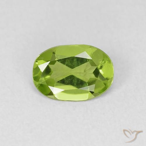 0.70ct Natural Verde vivo Peridoto, Ovalada, VVS-VS