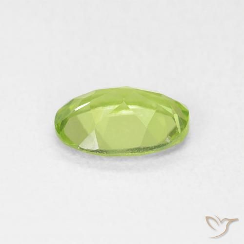 Peridoto Verde medio natural de 0.88 ct, Ovalada, VVS-VS