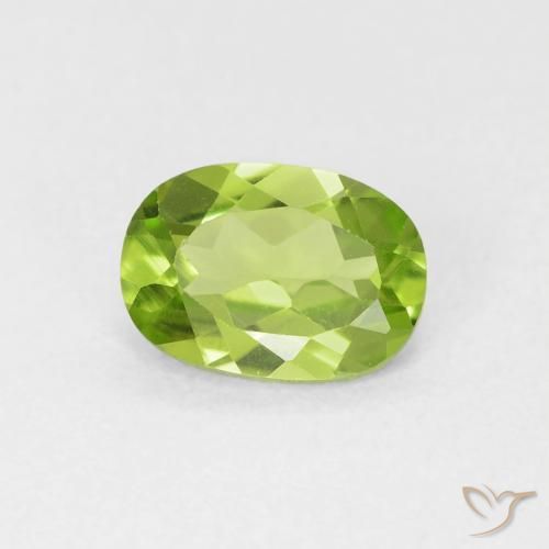 Peridoto Verde medio natural de 0.92 ct, Ovalada, VVS-VS
